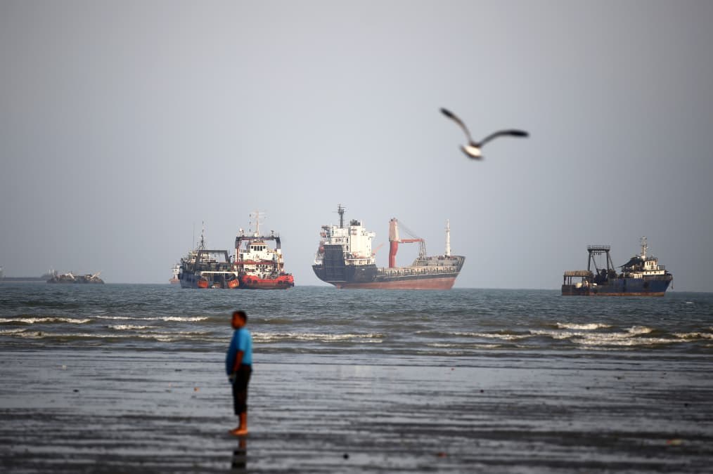 Vessel struck in Strait of Hormuz, UKMTO says, as prospects for U.S.-Iran diplomacy appear elusive